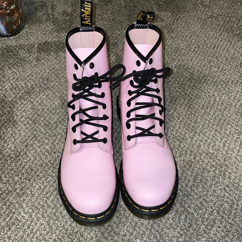Pink dr. Martens